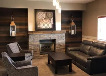 Days Inn & Suites by Wyndham Brooks hotel thumbnail 4
