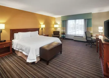 Hampton Inn & Suites by Hilton Toronto Airport hotel thumbnail 4