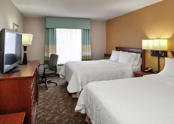 Hampton Inn & Suites by Hilton Toronto Airport hotel thumbnail 6