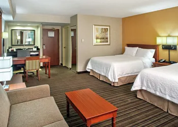 Hampton Inn & Suites by Hilton Toronto Airport hotel thumbnail 8