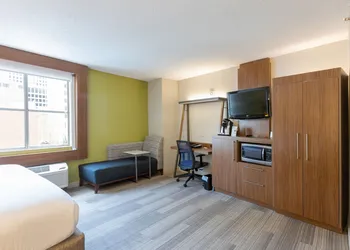 Holiday Inn Express New Orleans Downtown by IHG hotel thumbnail 8