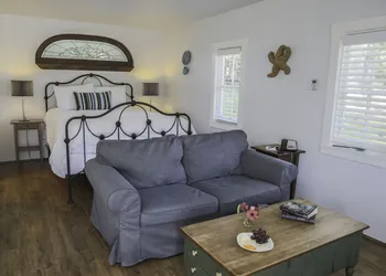 The Inn at Schoolhouse Creek hotel thumbnail 2