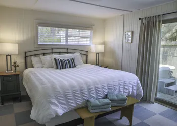 The Inn at Schoolhouse Creek hotel thumbnail 8