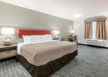 Quality Inn Lebanon - Hanover hotel thumbnail 3