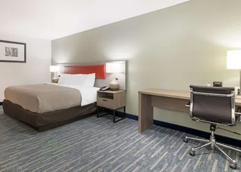 Quality Inn Lebanon - Hanover hotel thumbnail 4