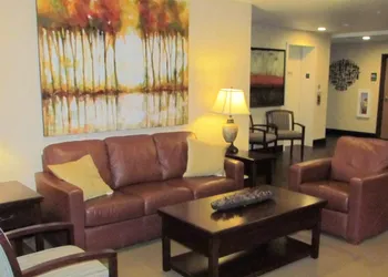 Oak Hill Inn & Suites hotel thumbnail 5