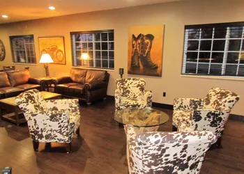 Oak Hill Inn & Suites hotel thumbnail 8