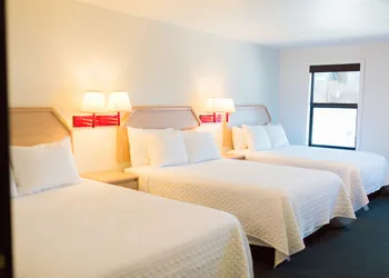 Two Sunsets Hotel hotel thumbnail 7