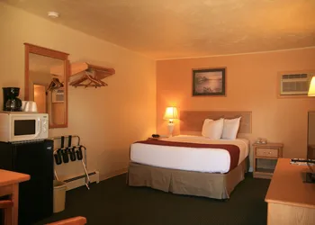 Econo Lodge Inn & Suites Montrose - Black Canyon Area hotel thumbnail 4