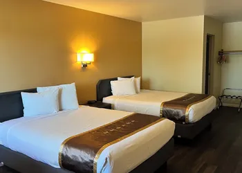 Econo Lodge Inn & Suites Montrose - Black Canyon Area hotel thumbnail 7