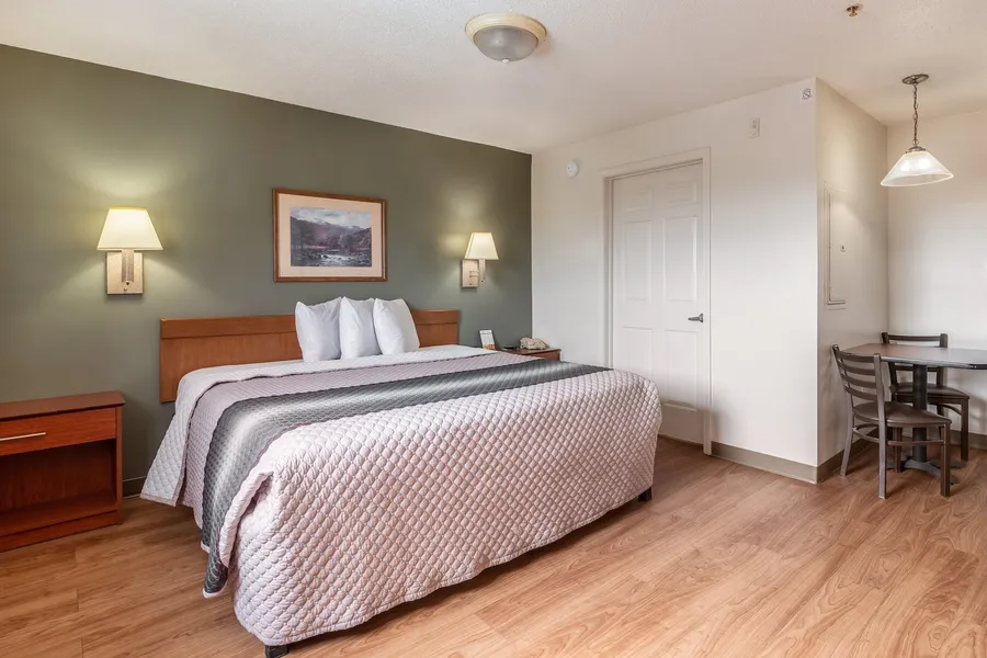 HomeTowne Studios & Suites by Red Roof Charlotte - Concord hotel detail image 6