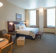 Le Square Phillips Hotel And Suites hotel detail image 4