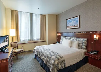 Le Square Phillips Hotel And Suites hotel thumbnail 6
