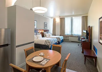 Le Square Phillips Hotel And Suites hotel thumbnail 7