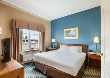 Americas Best Value Inn & Suites Three Rivers hotel thumbnail 4
