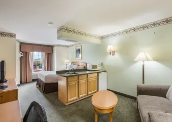 Americas Best Value Inn & Suites Three Rivers hotel thumbnail 6