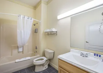 Americas Best Value Inn & Suites Three Rivers hotel thumbnail 8