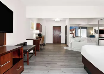 Comfort Suites Southfield/Detroit hotel thumbnail 5
