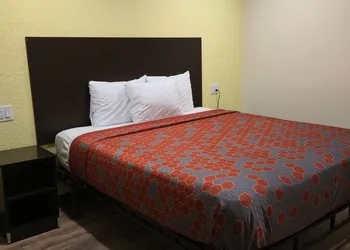 Grapevine Inn hotel thumbnail 3