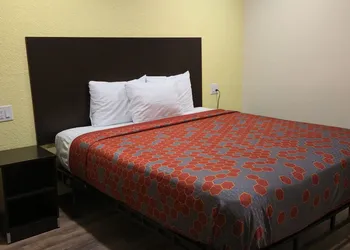 Grapevine Inn hotel thumbnail 3