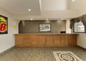 Super 8 by Wyndham Chatsworth/Dalton hotel thumbnail 2
