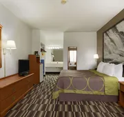 Super 8 by Wyndham Chatsworth/Dalton hotel detail image 4