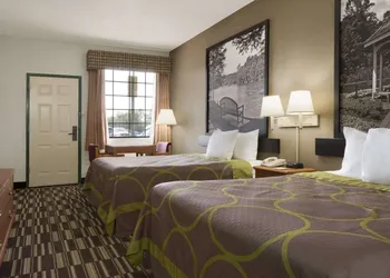 Super 8 by Wyndham Chatsworth/Dalton hotel thumbnail 5