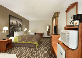 Super 8 by Wyndham Chatsworth/Dalton hotel thumbnail 8