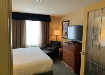Merit Hotel & Suites hotel thumbnail 7