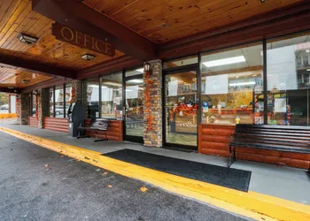 Quality Inn Creekside - Downtown Gatlinburg hotel thumbnail 5