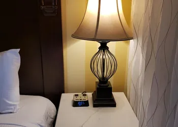 Arbutus Inn hotel thumbnail 5