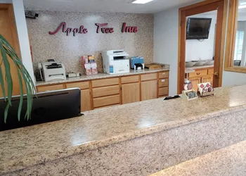 Apple Tree Inn hotel thumbnail 2