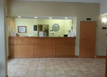 Super 8 by Wyndham Pascagoula hotel thumbnail 3