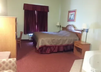 Super 8 by Wyndham Pascagoula hotel thumbnail 4