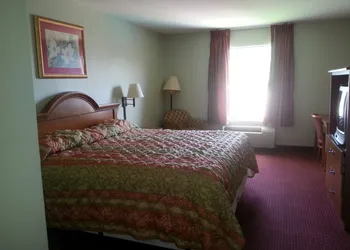 Super 8 by Wyndham Pascagoula hotel thumbnail 5