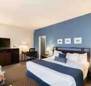 Ocean Promenade Hotel hotel detail image 4