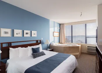 Ocean Promenade Hotel hotel thumbnail 5