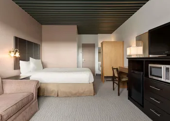Travelodge by Wyndham Baie-Comeau hotel thumbnail 5