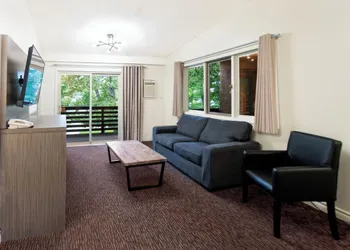 Bayshore Inn & Spa hotel thumbnail 7
