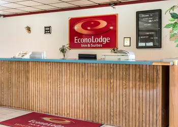 Econo Lodge Inn & Suites Lake Harmony - Pocono Mountains Area hotel thumbnail 3