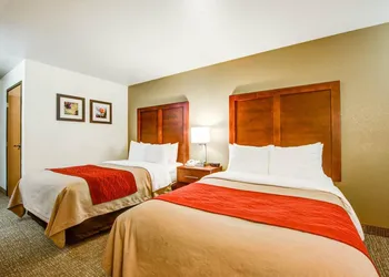 Comfort Inn Fontana hotel thumbnail 5