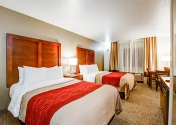 Comfort Inn Fontana hotel thumbnail 6