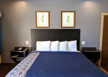 Americas Best Value Inn Brownsville hotel thumbnail 6