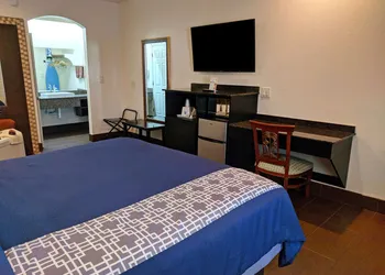 Americas Best Value Inn Brownsville hotel thumbnail 7