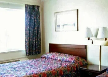 Economy Inn Monterey hotel thumbnail 3