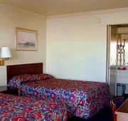 Economy Inn Monterey hotel detail image 5