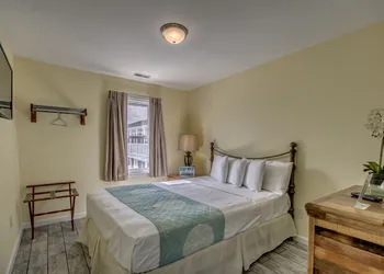 Daytona Inn And Suites hotel thumbnail 6