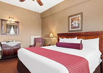 Genetti Hotel, SureStay Collection by Best Western hotel thumbnail 5