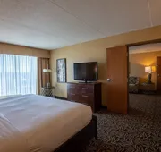 DoubleTree by Hilton Bay City - Riverfront hotel detail image 7