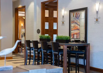 DoubleTree by Hilton Bay City - Riverfront hotel thumbnail 3